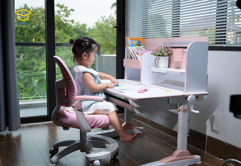 Cách chọn bàn học chống gù theo chiều cao của con (kèm bảng size chuẩn 2026)